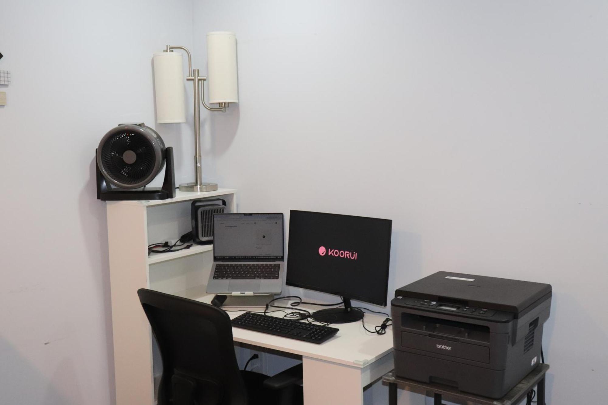 Garden 2 Bedroom Apt - Free Parking Wifi Laundry Workstation Брамптън Екстериор снимка