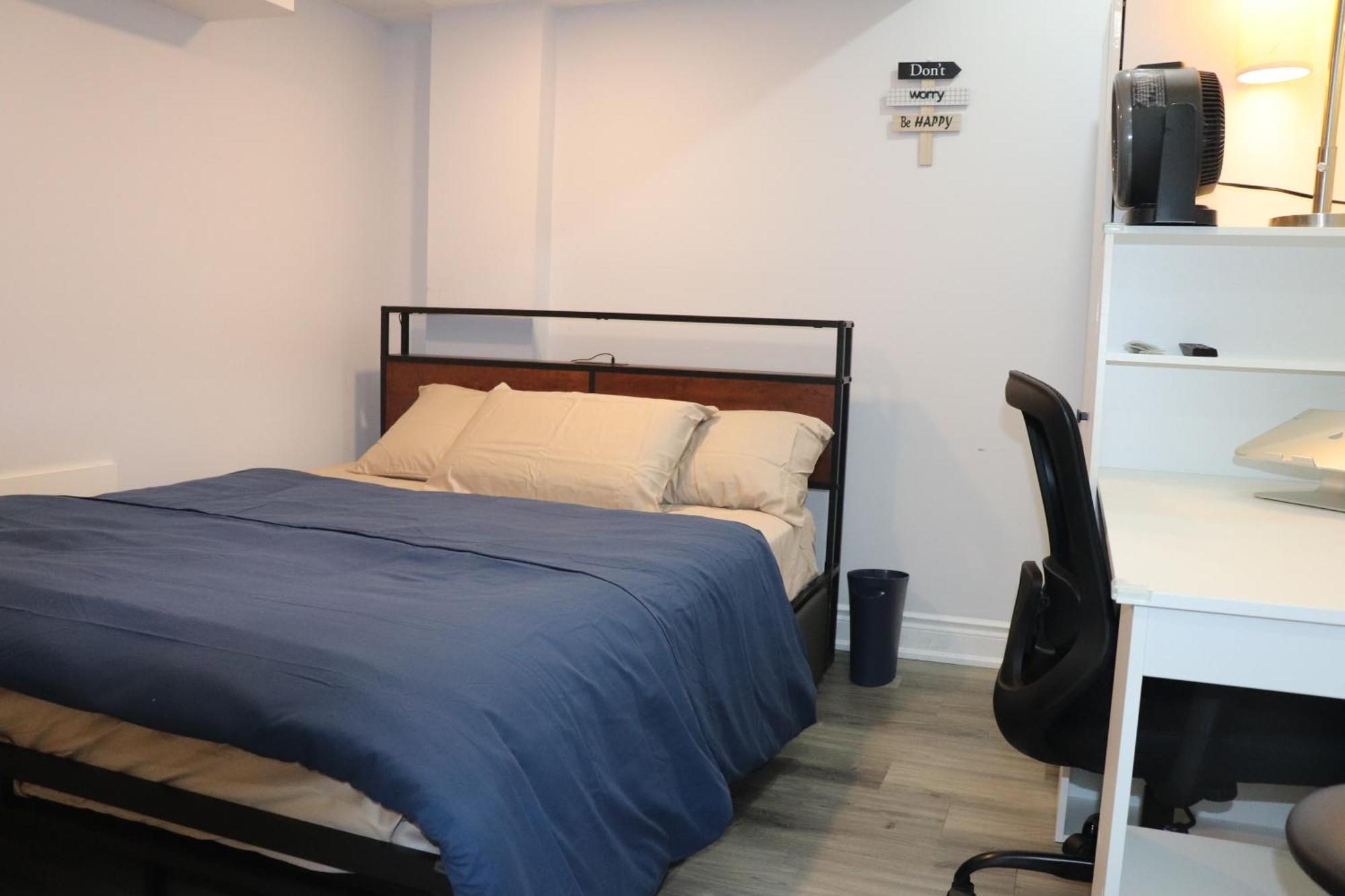 Garden 2 Bedroom Apt - Free Parking Wifi Laundry Workstation Брамптън Екстериор снимка